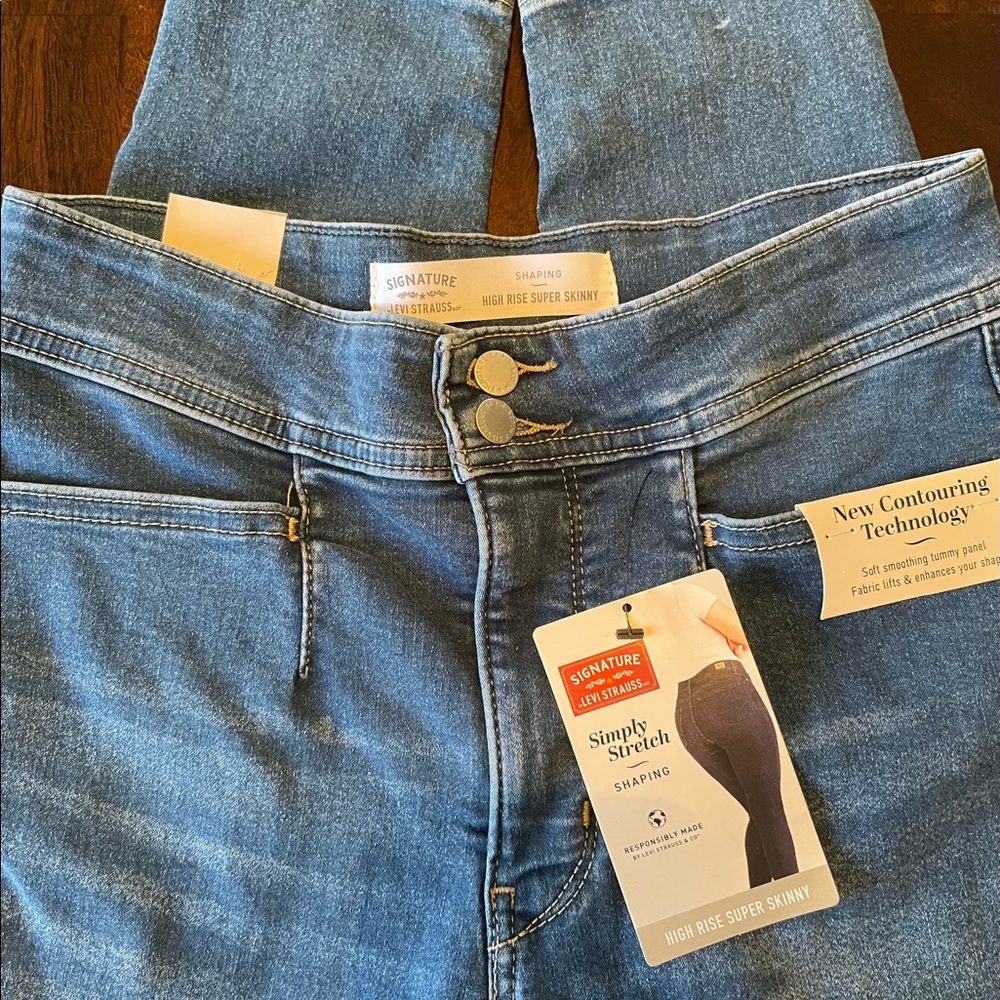 NWT Signature by Levi Strauss High Rise Super Skinny Shaping Blue Jeans Size 6